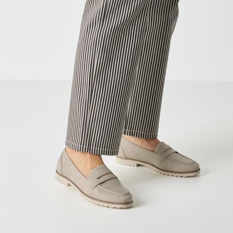 Tamaris Zárt félcipõ 1-1-24239-42-200