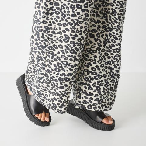 Tamaris Utcai papucs 1-1-27216-44-001