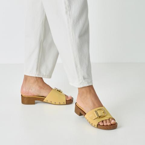 Tamaris Utcai papucs 1-1-27315-46-600